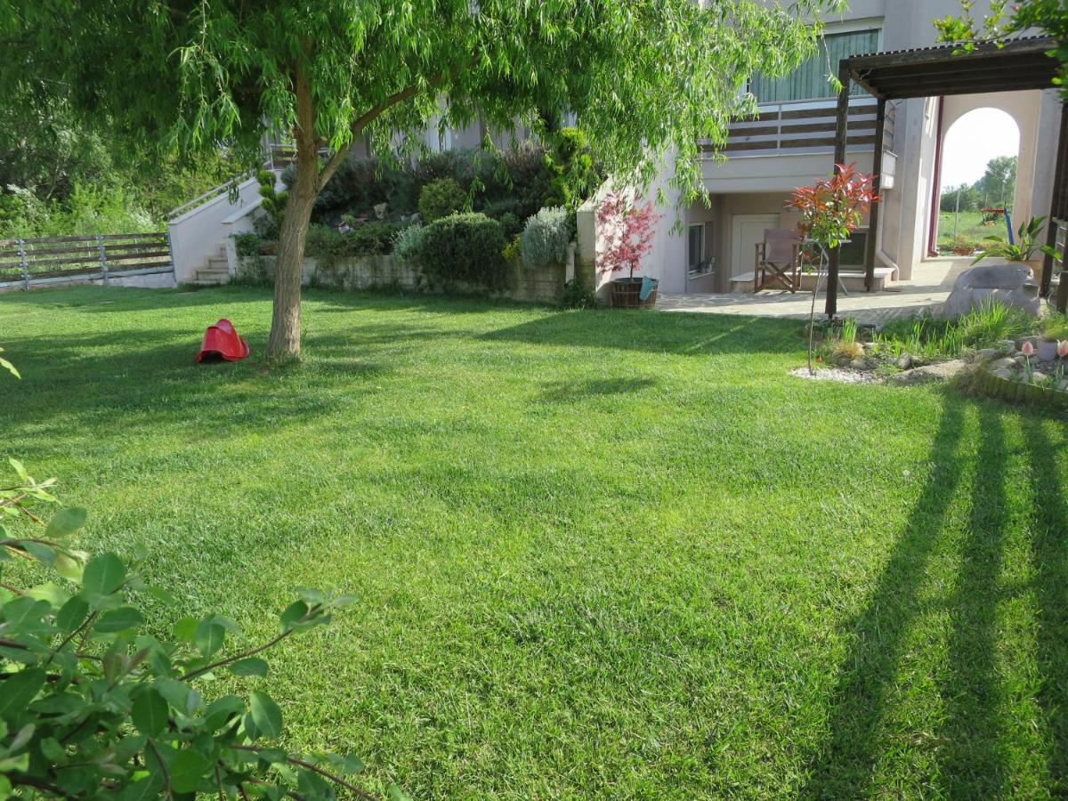 Guesthouse With Garden Komotini Eksteriør billede